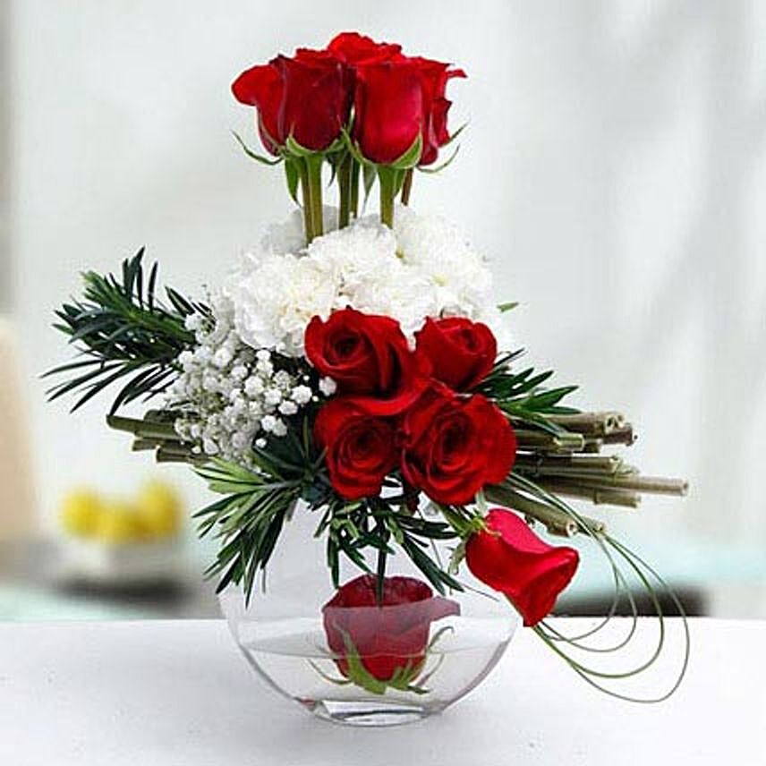 Absolute Floral Arrangement: Gift Delivery in Bahrain