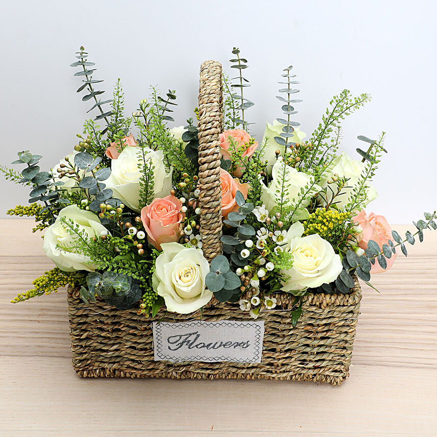 Beautiful Flowers Arrangement: Wedding Gifts