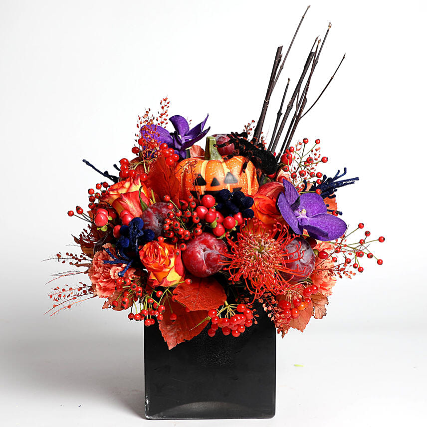 Halloween Special Flower Arrangement: Halloween Gifts 