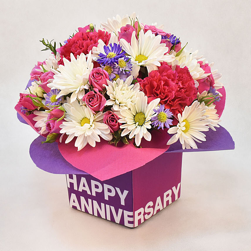 Anniversary Celebration Flowers: Flower Arrangements in Vase