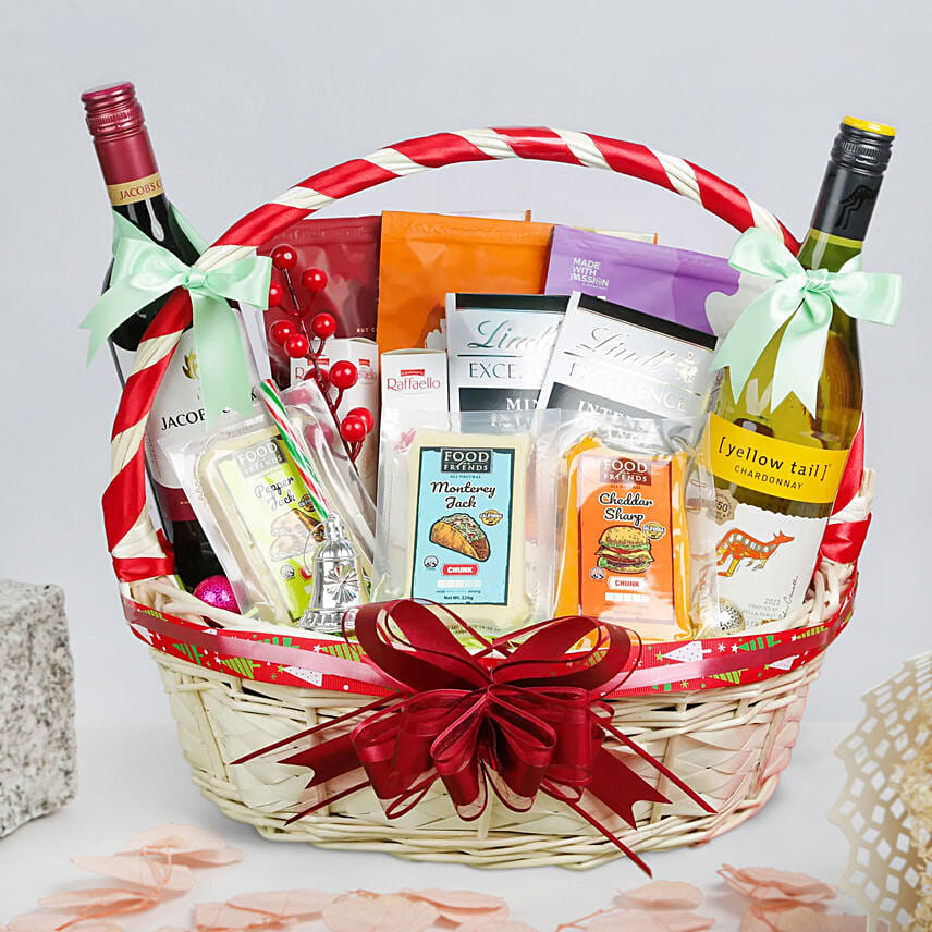 Wine Sweet Treats Special Basket: Xmas Gift Hampers