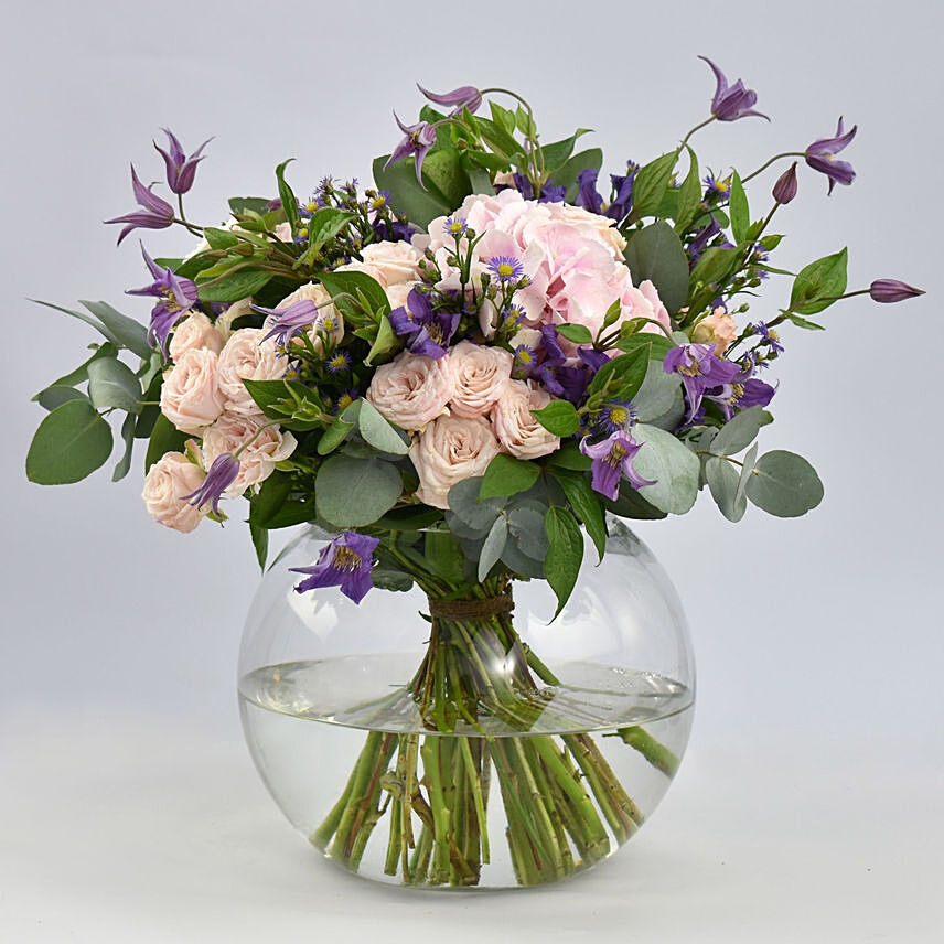 Spray Roses And Clematis Flowers Arrangement: Flower Arrangements For Birthday