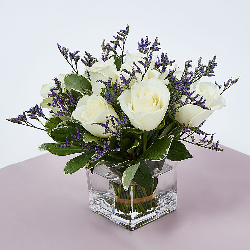 White Roses In A Vase: Bouquet of Roses