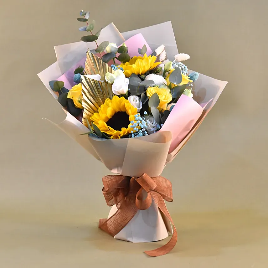 Timeless Mixed Flowers Bouquet: Graduation Gifts Singapore