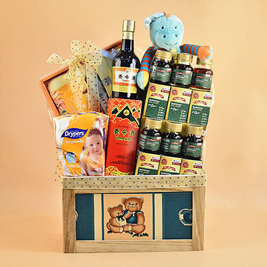 Wooden Tray Basket Baby Hamper: Gifts for New Born