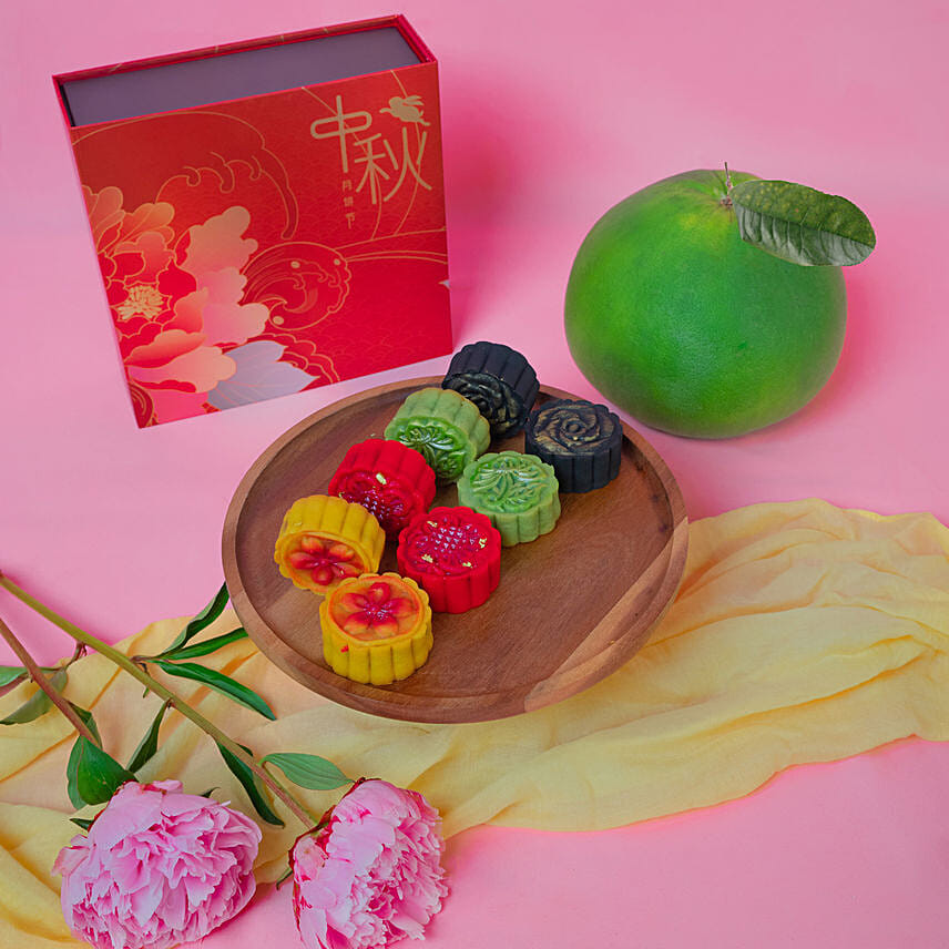 Assorted Mooncakes N Pomelo: Mid Autumn Festival Gifts