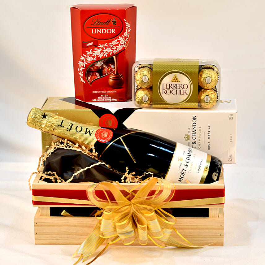Champagne N Praline Treat Hamper: One Hour Gift Hampers Delivery