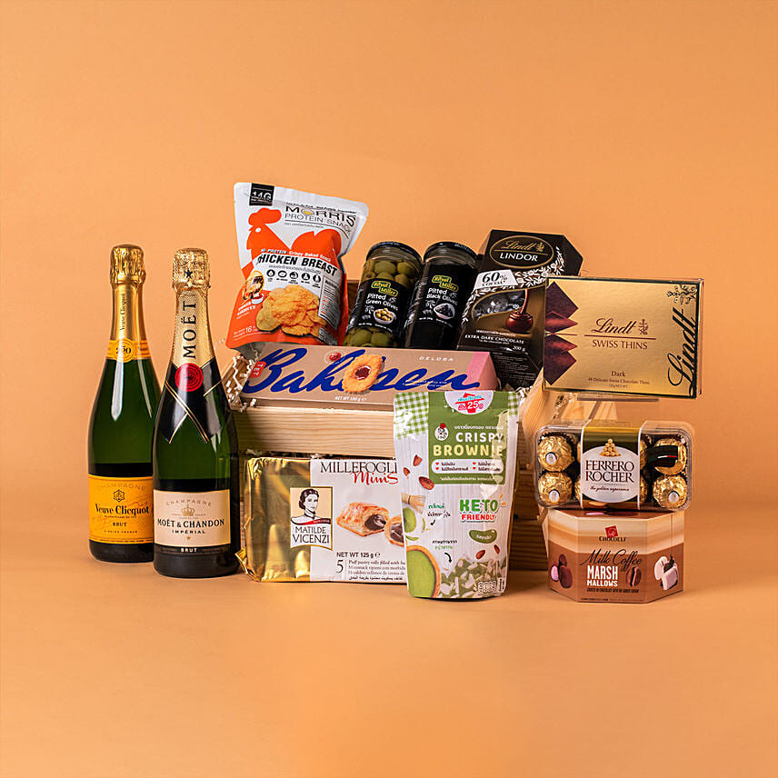 Flavoursome Champagne N Chocolate Hamper: Ferrero Rocher Chocolates