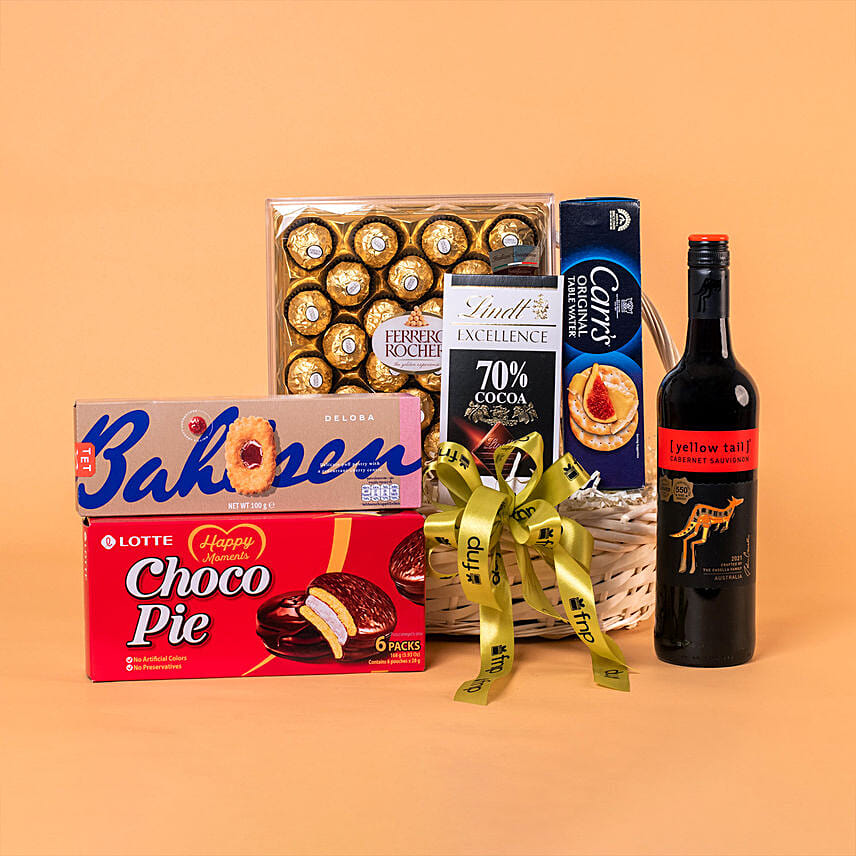 Wine N Cookies Gift Hamper: Boss Day Gift Ideas