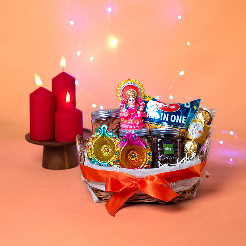 Diwali Treats Hamper: Deepavali Hampers