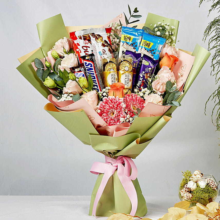 Delightful Mixed Flowers & Chocolates Bouquet: Chocolate Bouquets