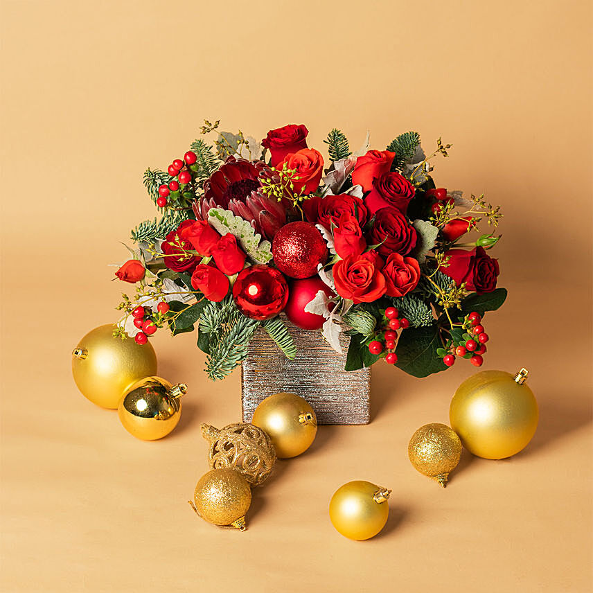 A Christmas Confetti Arrangement: Christmas Flower Arrangements