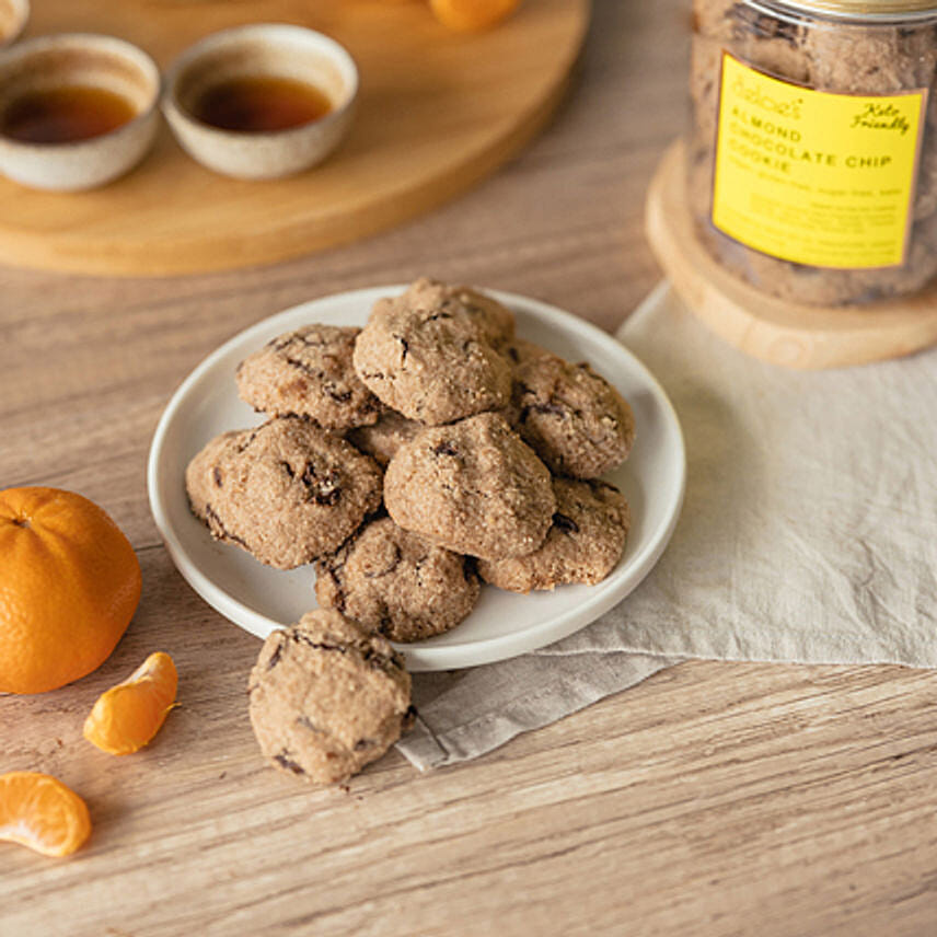 Sumptuous Almond Chocolate Chip Cookies: Cookie Shop