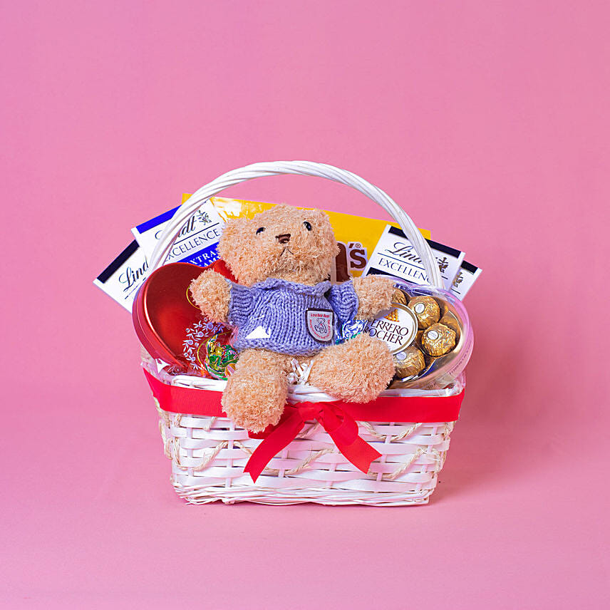 Chocolate Delicious Hampers For Valentine: Valentine Gifts for Husband