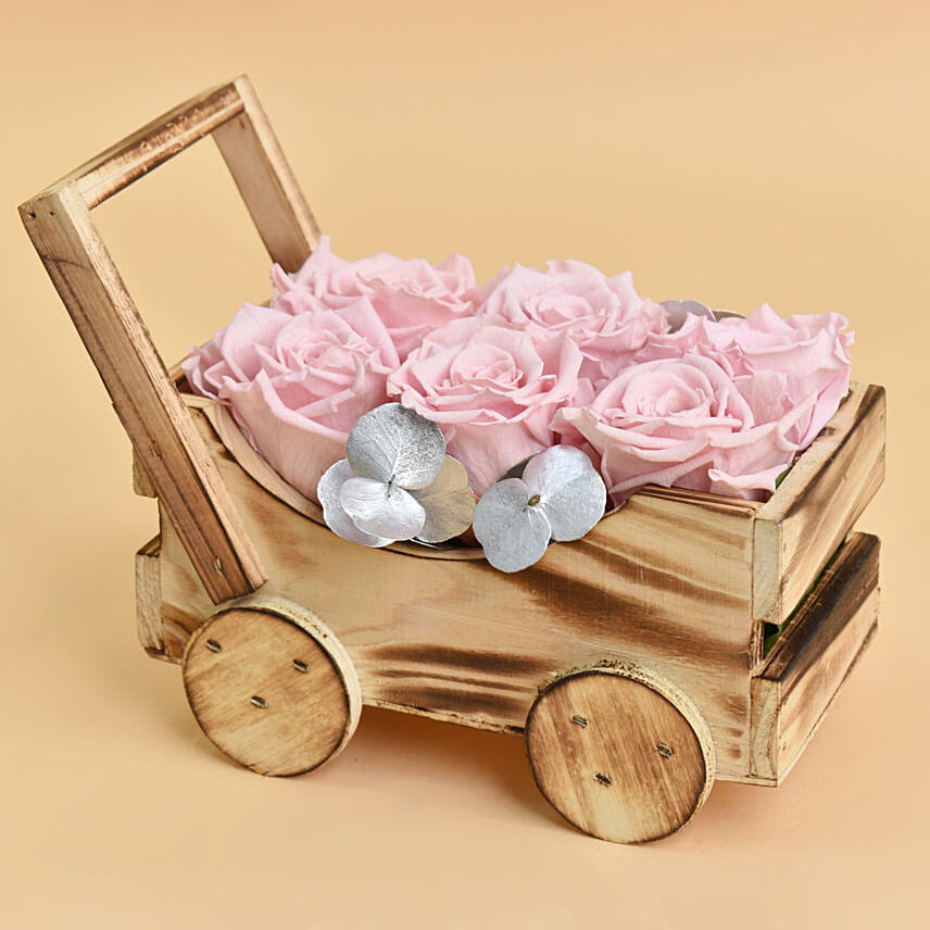 Lovely Roses In a Cart For Valentine: Flower Arrangements