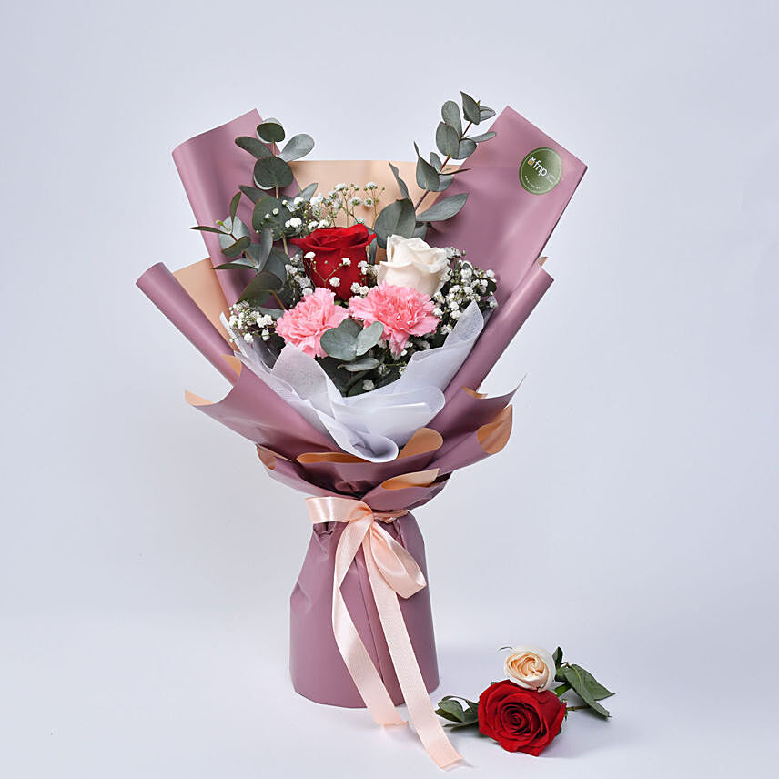 Rosy Carnation Delight: 