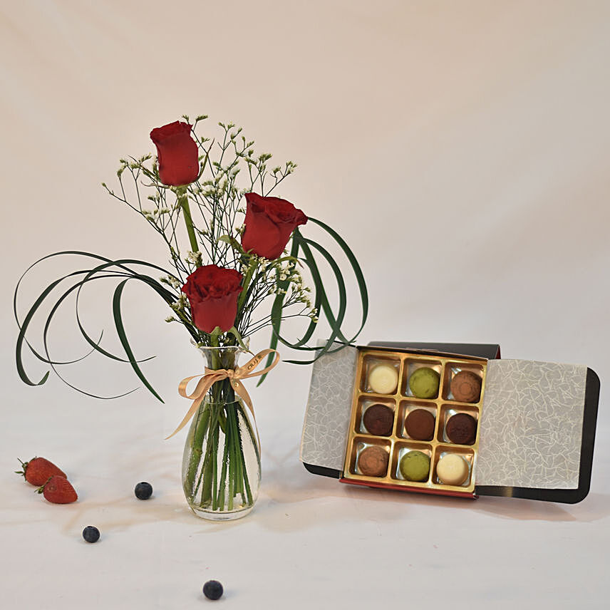 Endearing Floral Arrangement With Truffle Chocolates: For Anniversary