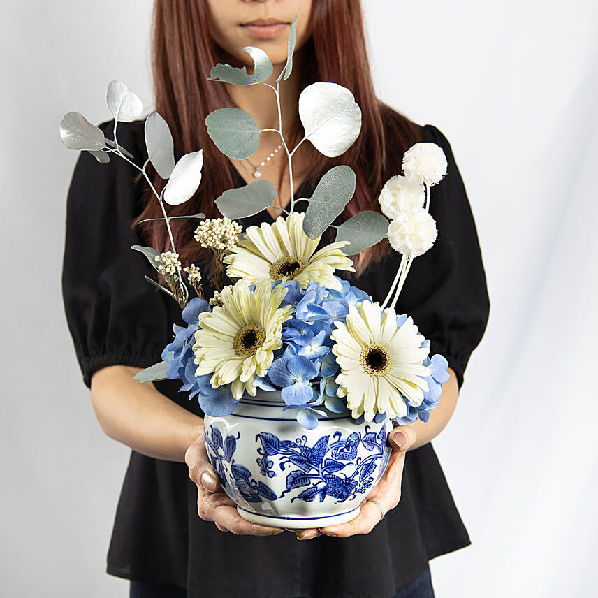 Cheerful White and Blue Flower: Gift Delivery Singapore