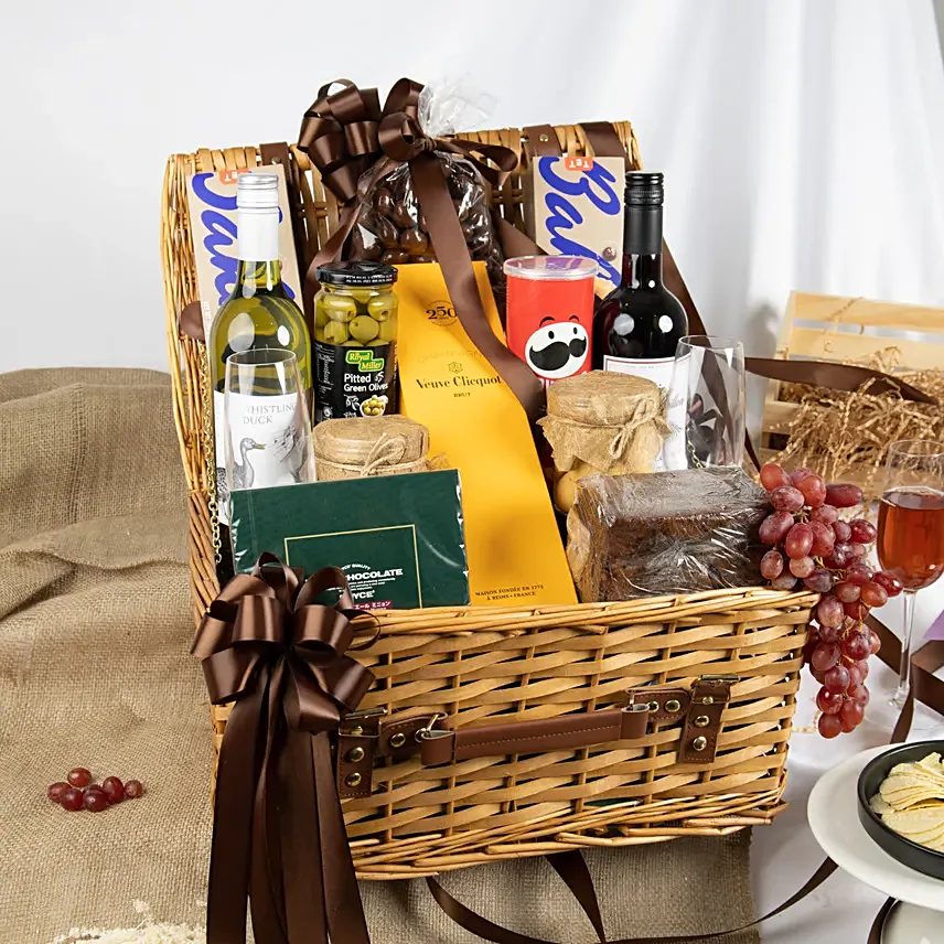 Premium Wine & Champagne Hamper: 