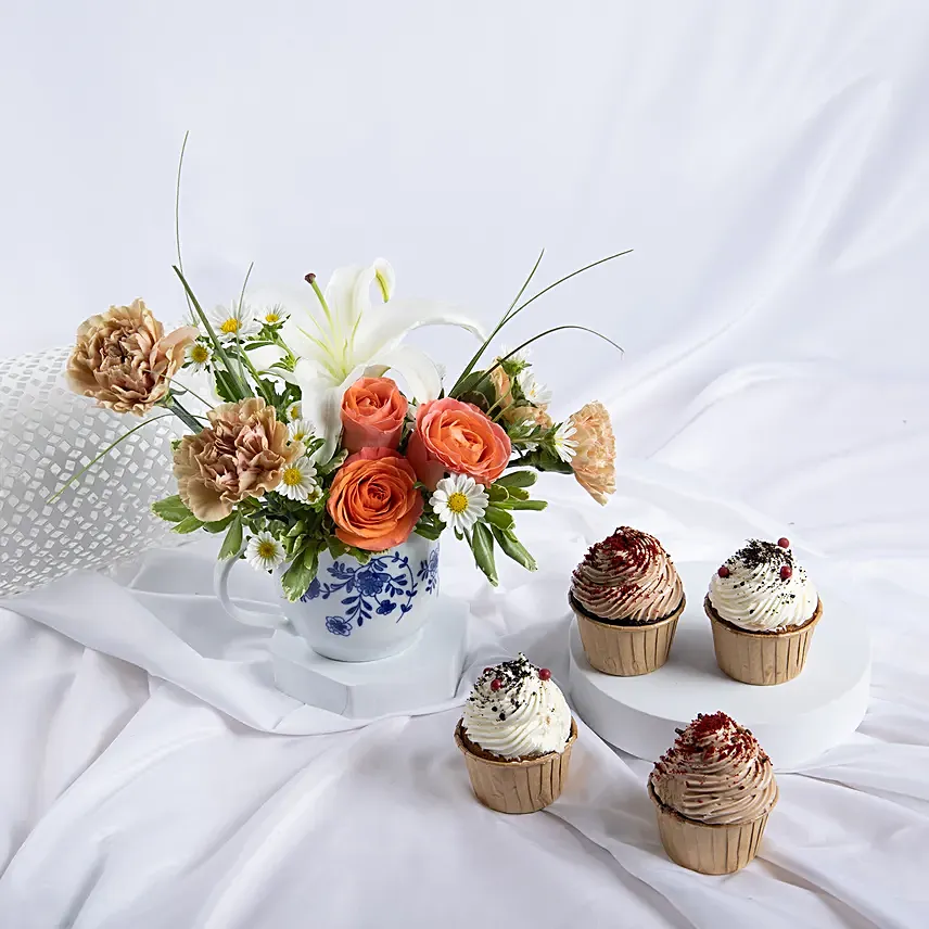 Blooms in a Mug and Cupcakes: Flower Arrangements With Cake