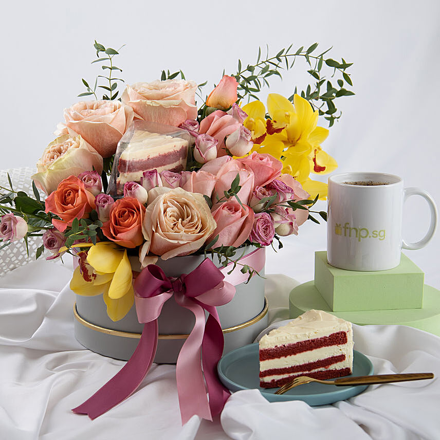 Blushes and Cake Slice: Roses Bouquet
