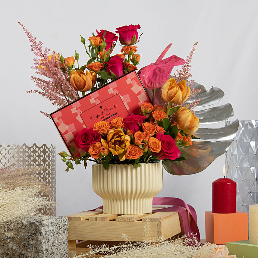 Flowers and Royce Chocolate Box Combo: Flowers N Chocolates 