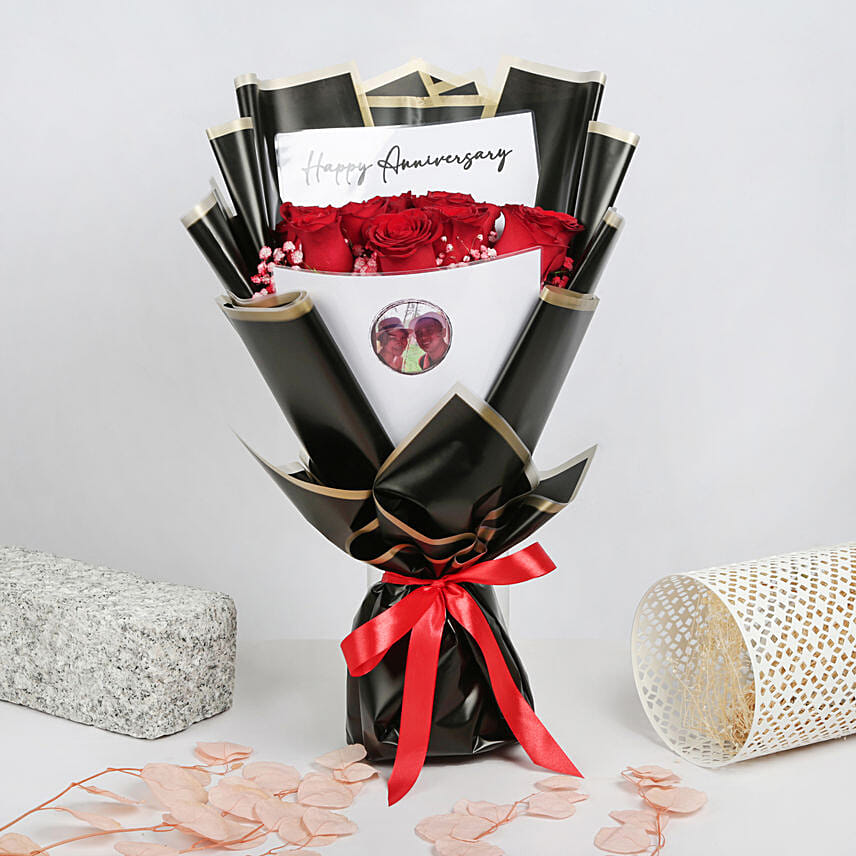 Anniversary Roses of Love: Personalised Gifts Singapore