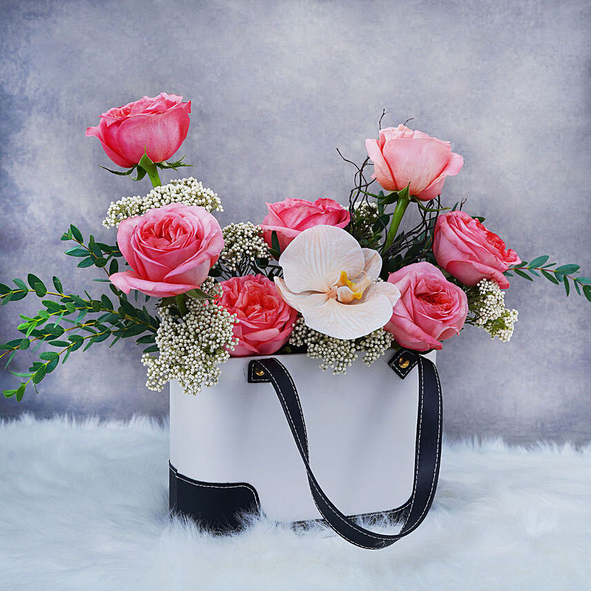 Bag of Roses for Valentine: Valentines Day Flower Arrangements