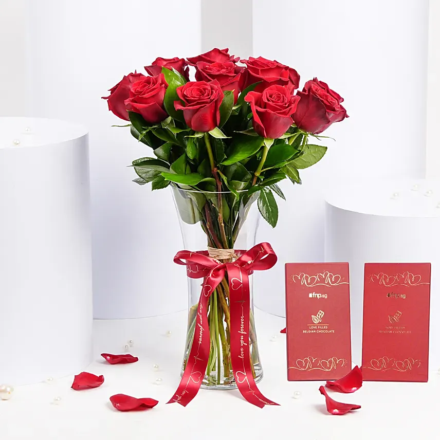 Ravishing Romance Vase With Chocolates Bar: Roses Bouquet