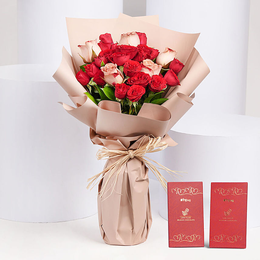 8 Cappaccino and Red Roses Bouquet With Chocolates Bar: Valentine's Day Chocolates