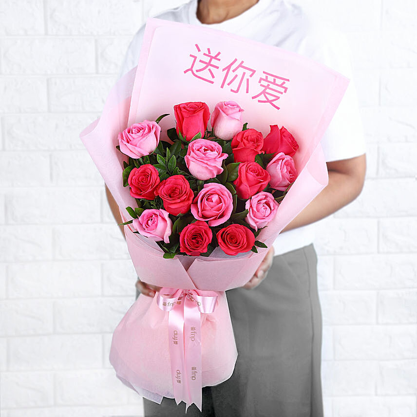 Love Roses Hand Bouquet for 520 V-day: 520 Special Gifts