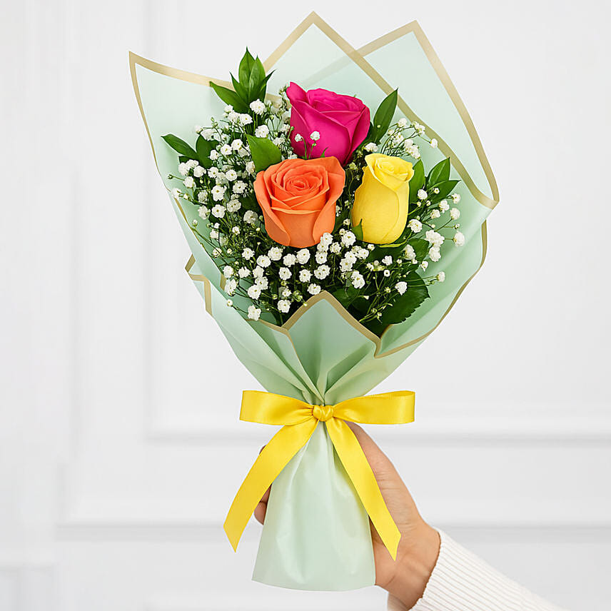3 Mix Roses Hand Bouquet: Roses
