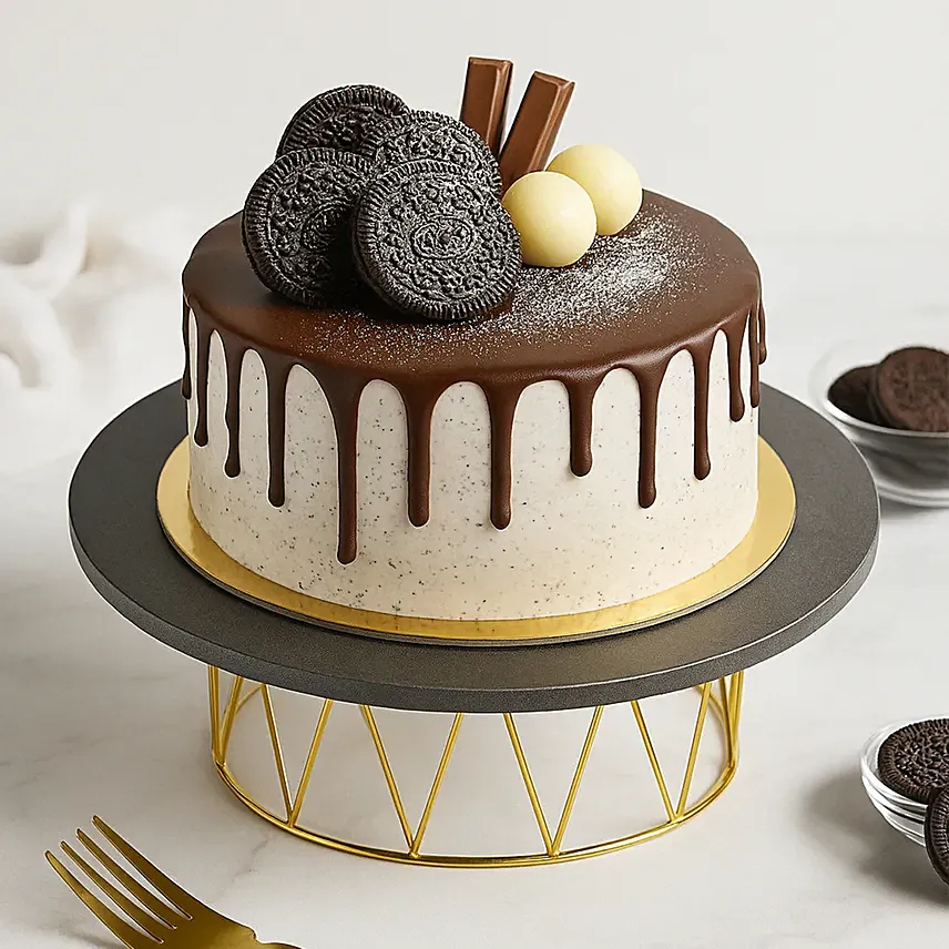 Yummy Kit Kat & Oreo Dripping Cake: National Day Theme Cakes