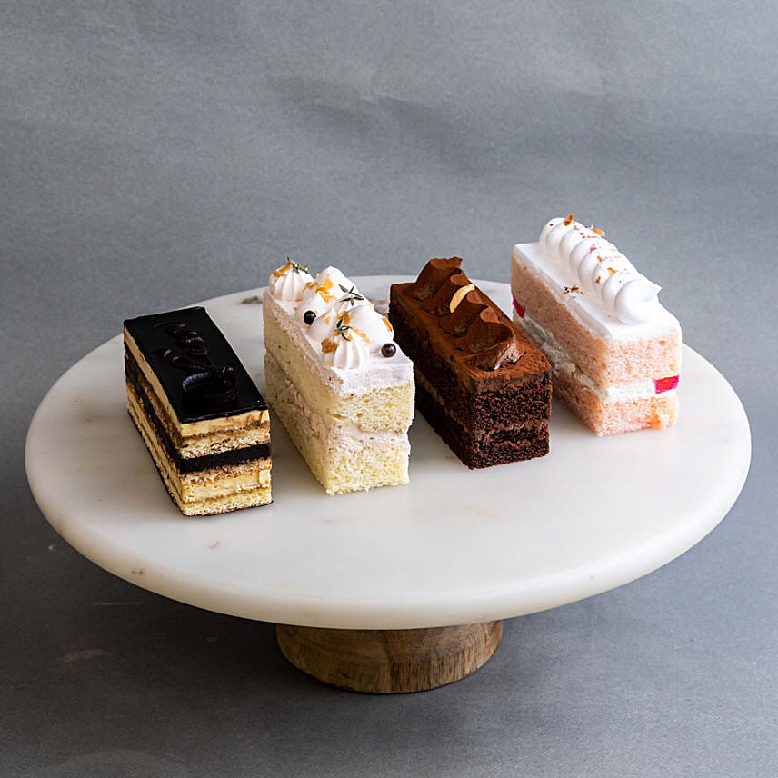 Yummilicious Assorted Petit Gateau: Cakes Malaysia