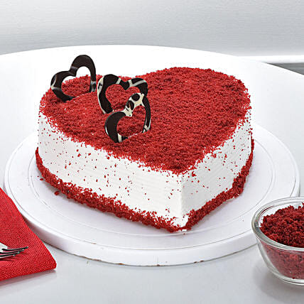 red velvet heart cake