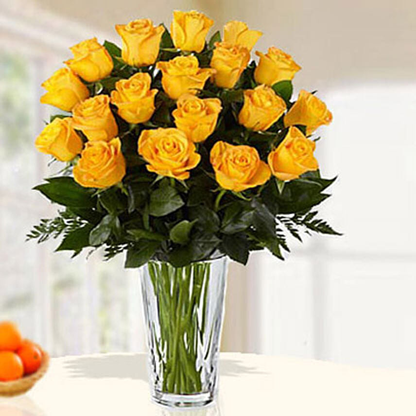 18 Yellow Roses Arrangement BH