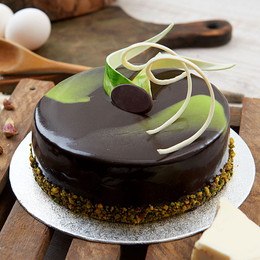 Chocolate Pistachio Cake Half Kg