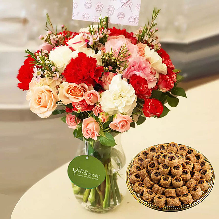 Nightingale Sweet Half Kg And Mix Flower Vase