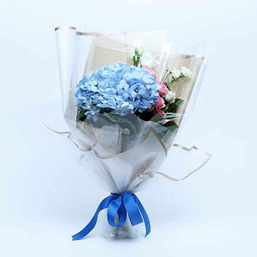 Appealing Roses N Hydrangea Bouquet