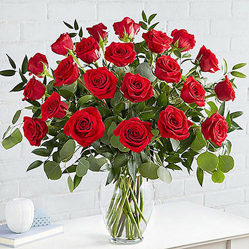 Beautiful 25 Red Roses In Glass Vase