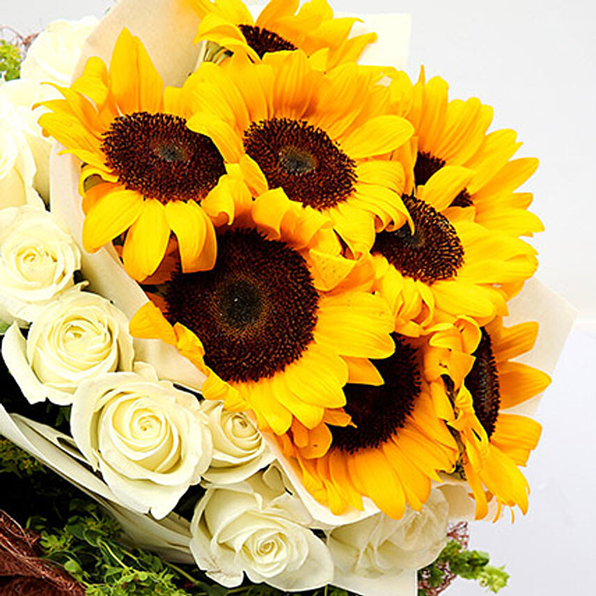 Charming Roses and Sunflower Bouquet Delivery in Singapore FNP SG