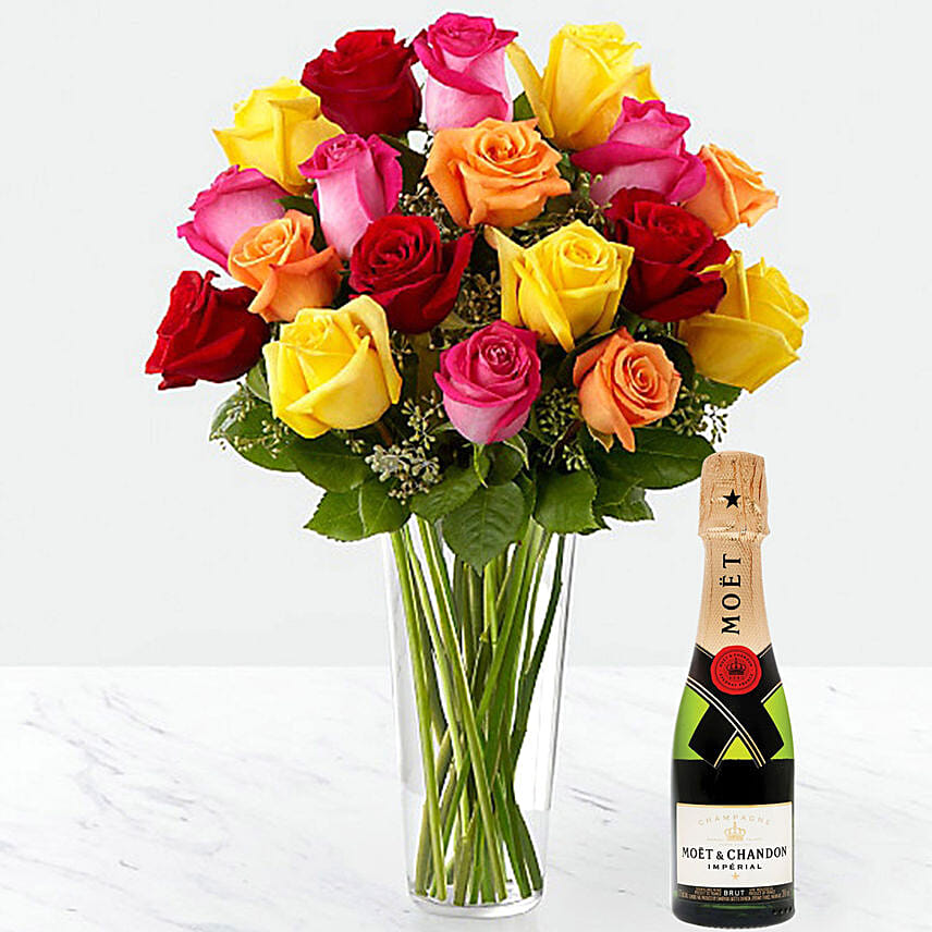 Vase Of 12 Vivid Roses with Moet mini brut 200 ml
