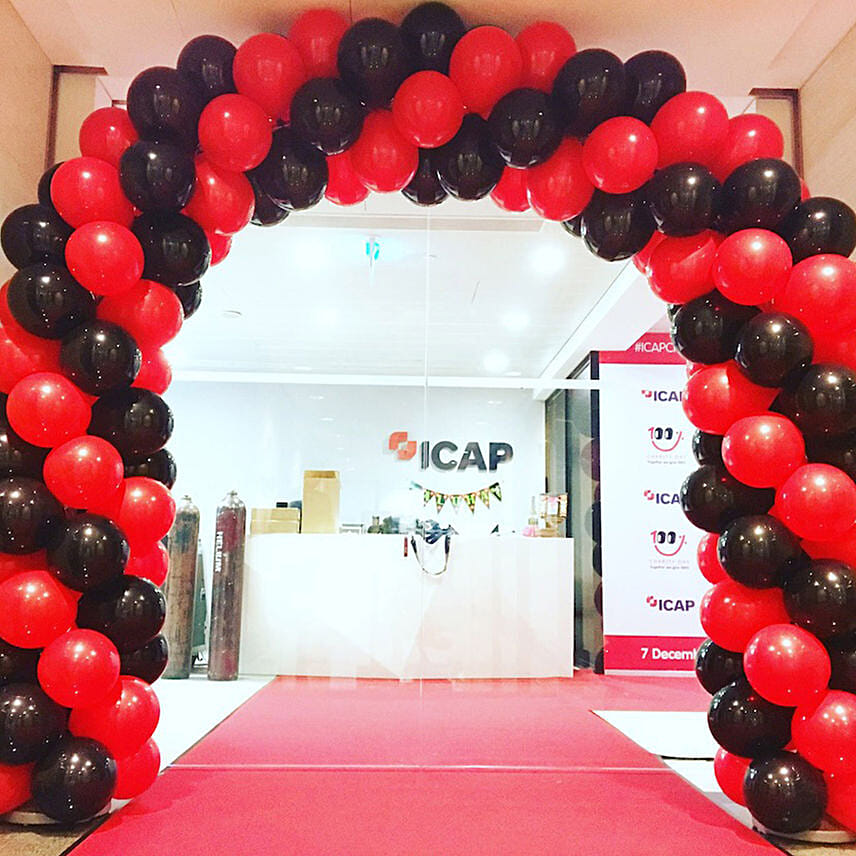 Lovely Spiral Balloon Arch