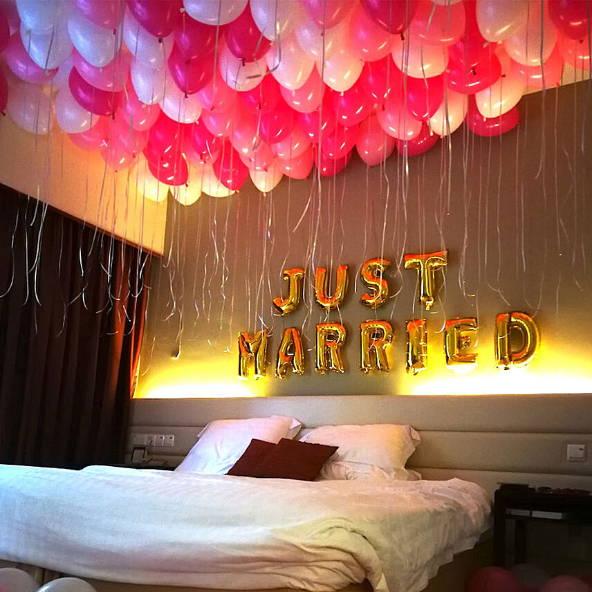 Simple Balloon Room Styling
