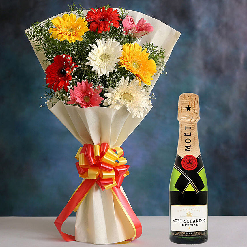 Mixed Brilliance Gerbera Blossoms with Moet Champagne 200ml