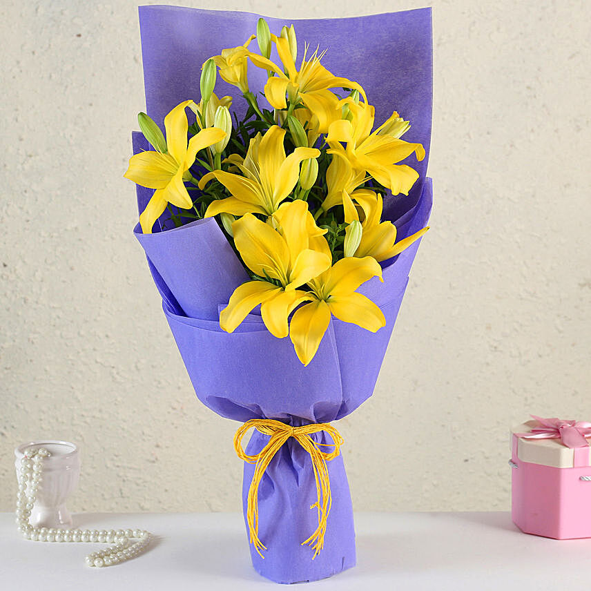 5 Charming Yellow Asiatic Lilies Bouquet