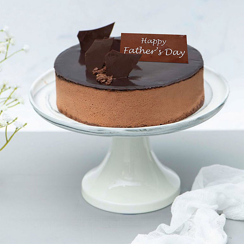Irresistible Crunchy Fathers Day Chocolate Cake