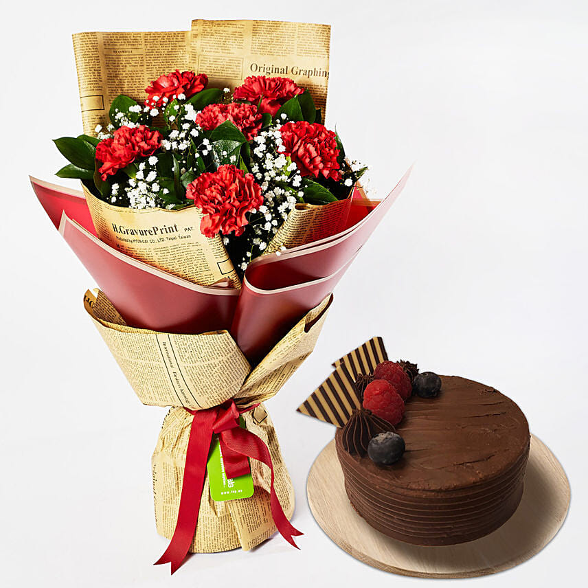 Majestic Mixed Carnations Bouquet With Chocolate Cake