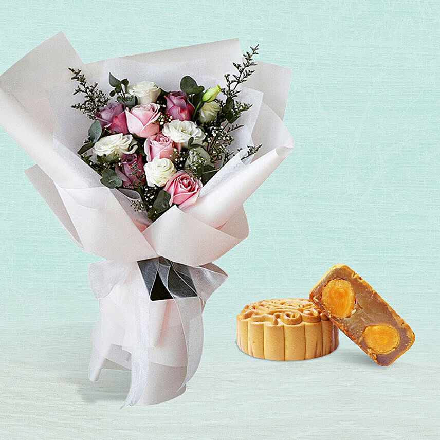 Sweet Desire Flowers Bunch With Pure White Lotus Mooncake