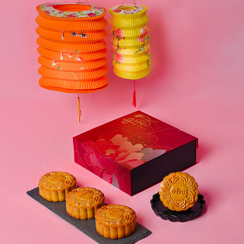 Pure Lotus Paste Mooncakes And Traditional Lantern Set